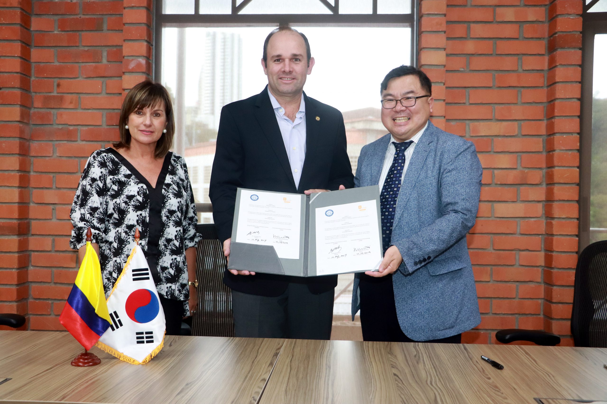 UNAB firma alianza de cooperación con instituto coreano de investigación en ciencias médicas