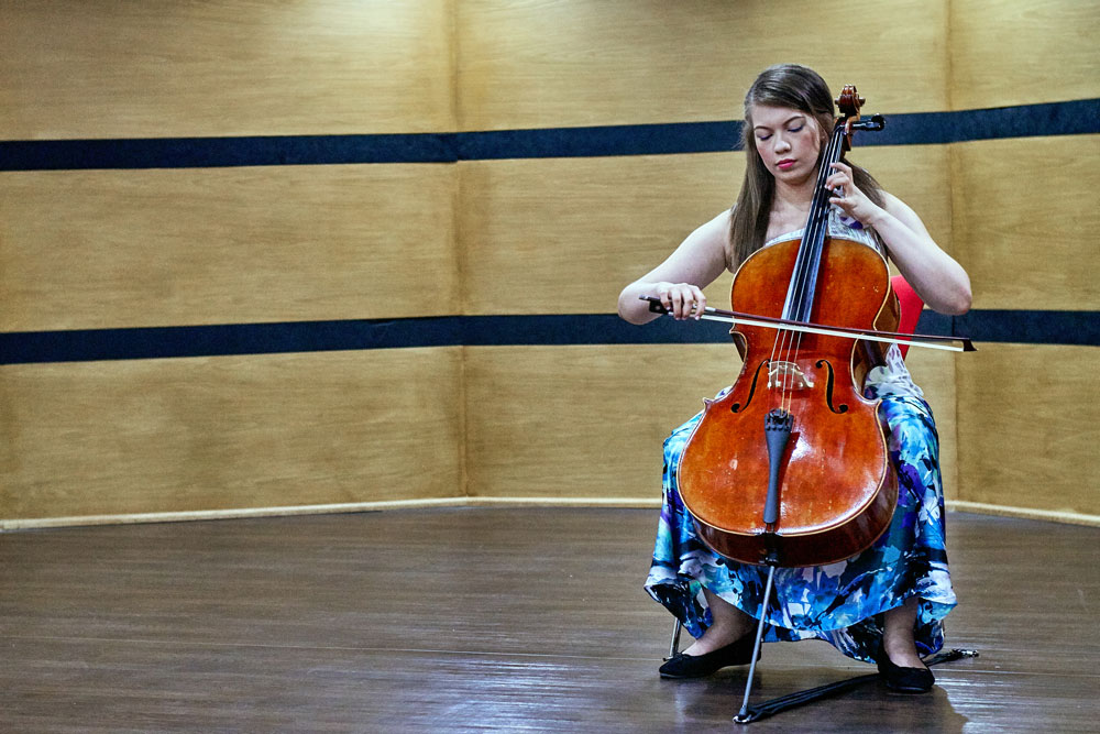 Una chelista con proyección internacional