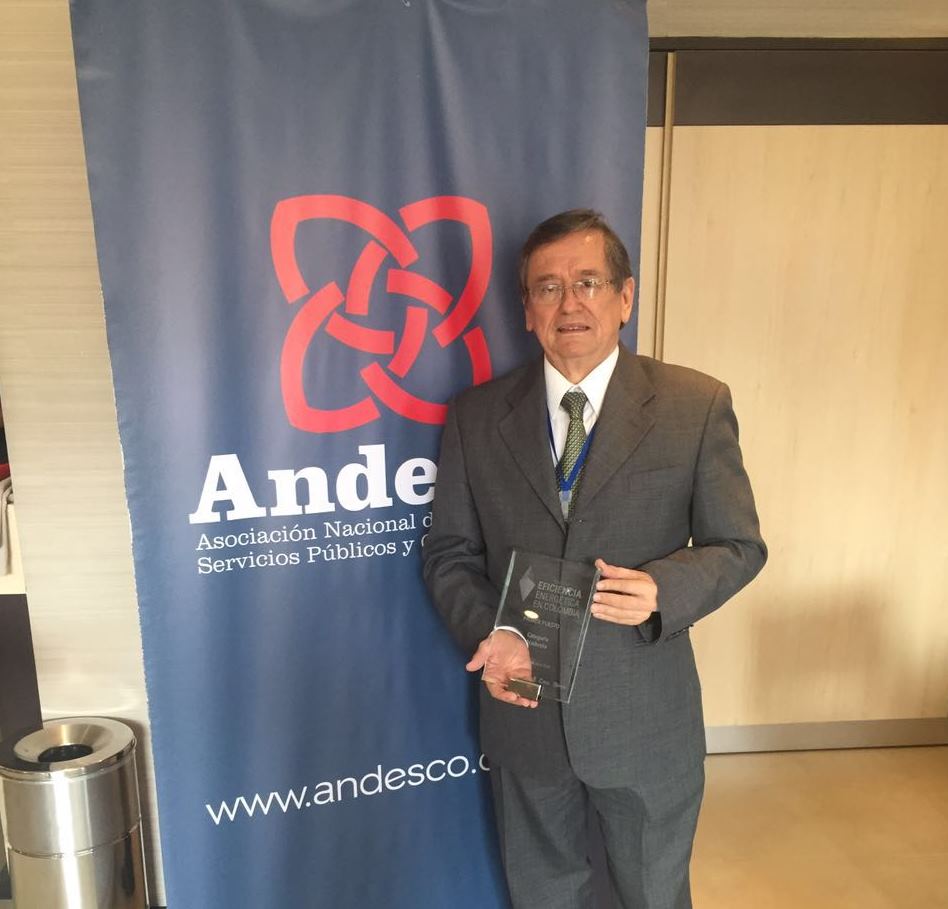 UNAB recibe premio a la eficiencia energética