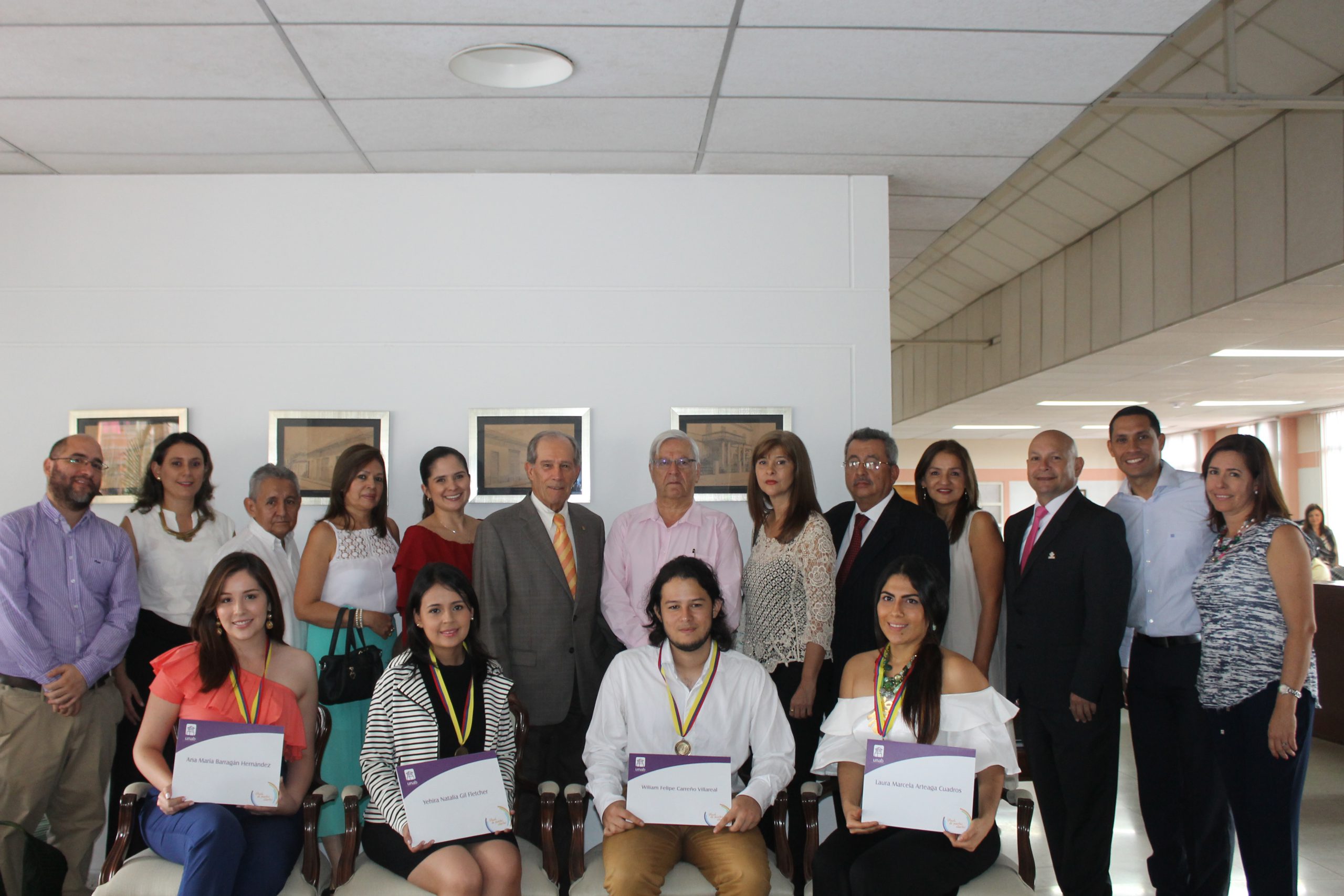 La UNAB entrega becas a sus mejores Saber  Pro