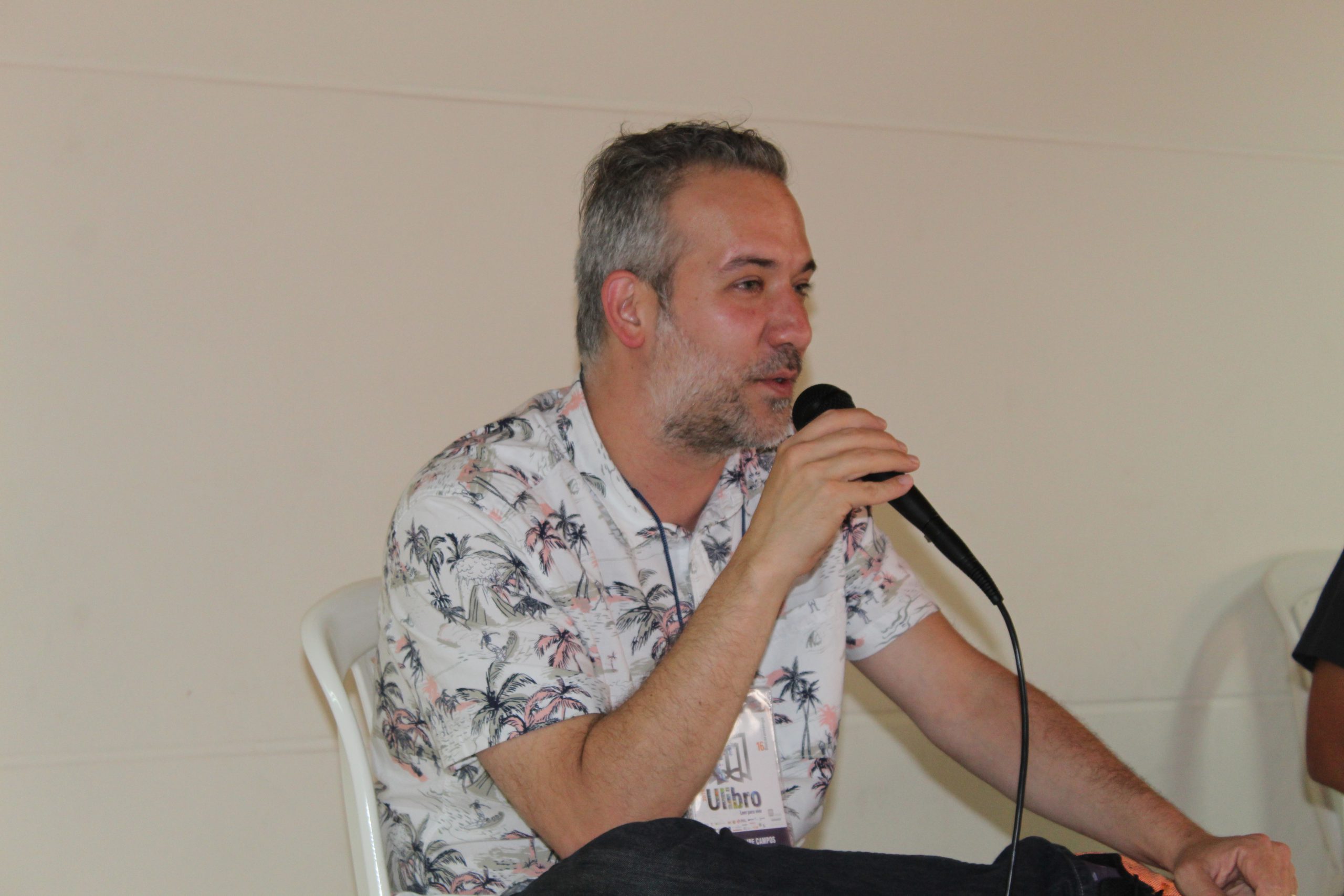 Programa interdisciplinario de educación para la salud de la UNAB y Ulibro acercan la literatura a adolescentes de una institución educativa pública