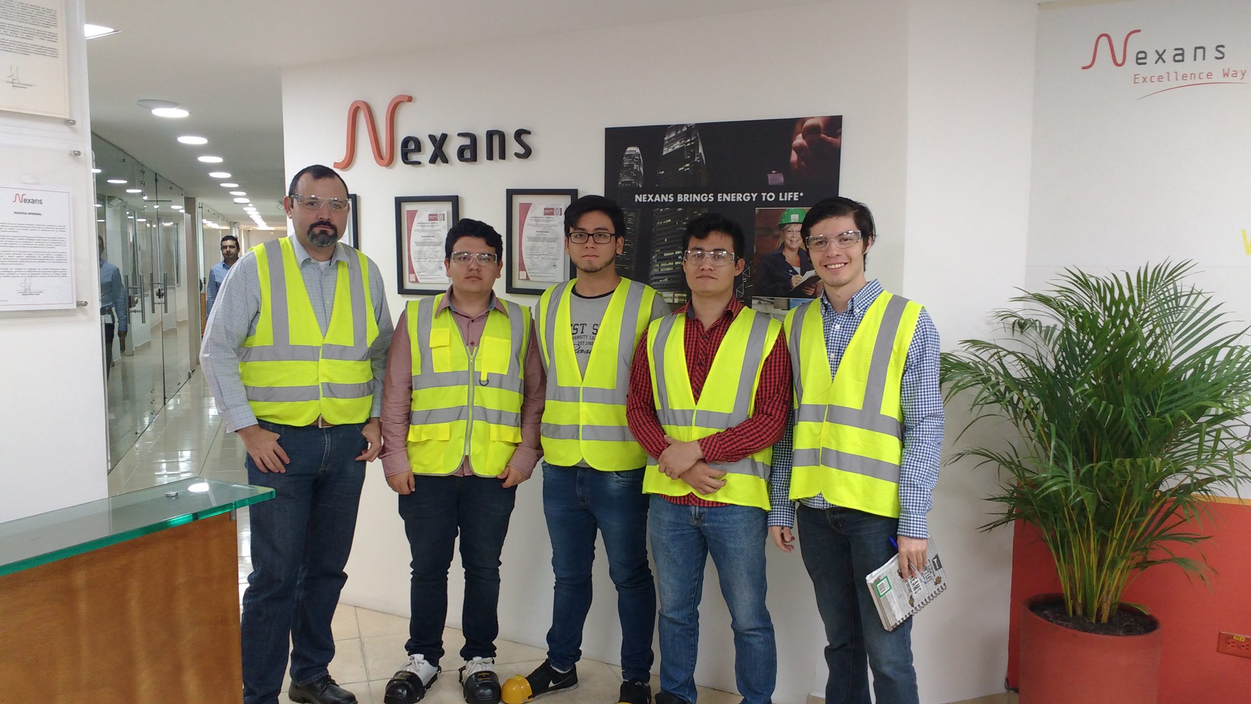 Ingeniería Mecatrónica de Visita en Nexans
