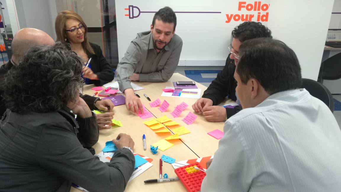 La creatividad y el aprendizaje se toman la docencia de Aura Creative