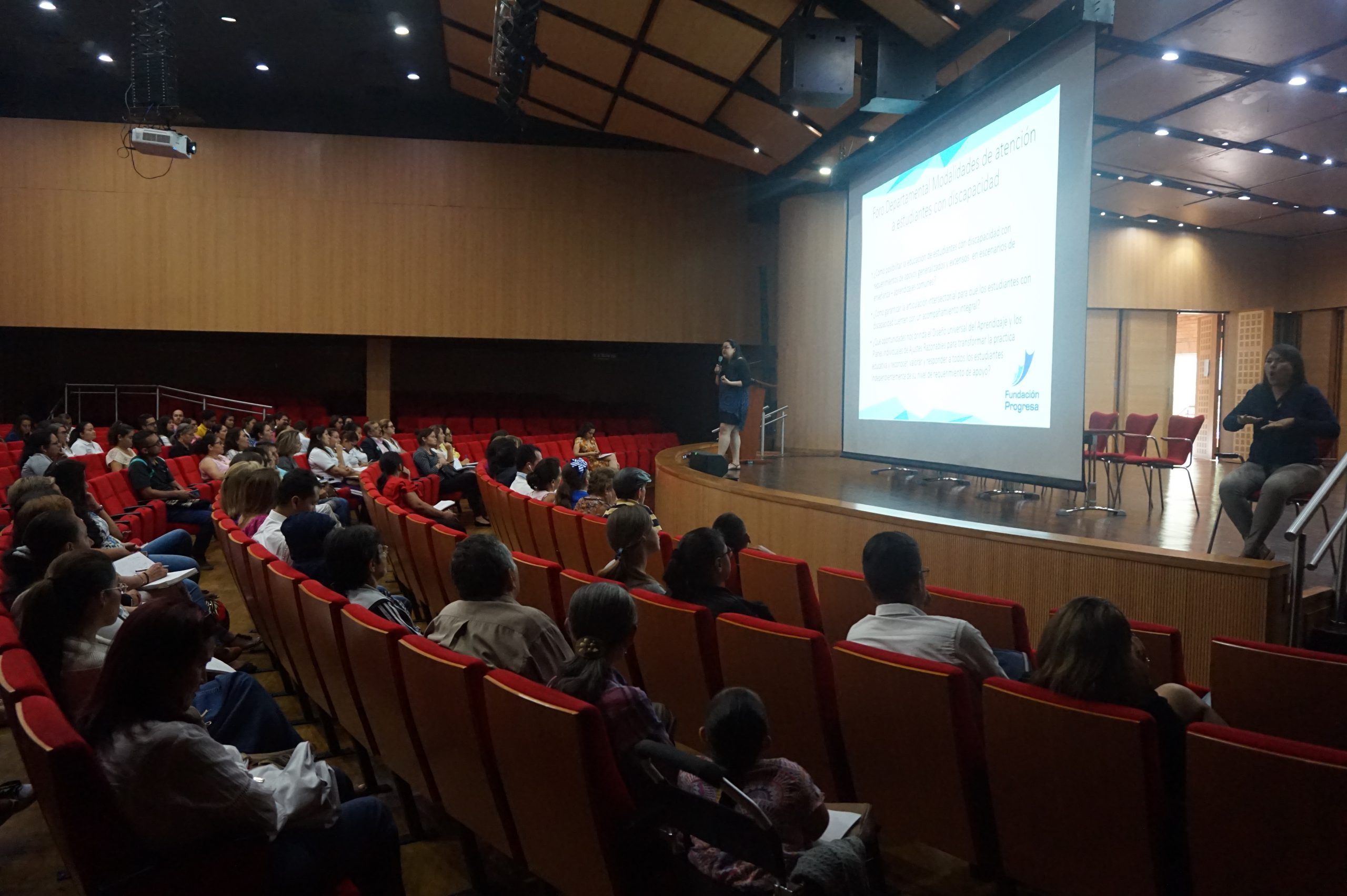 Foro Departamental modalidades de atención a estudiantes con discapacidad, tensiones  e interrogantes