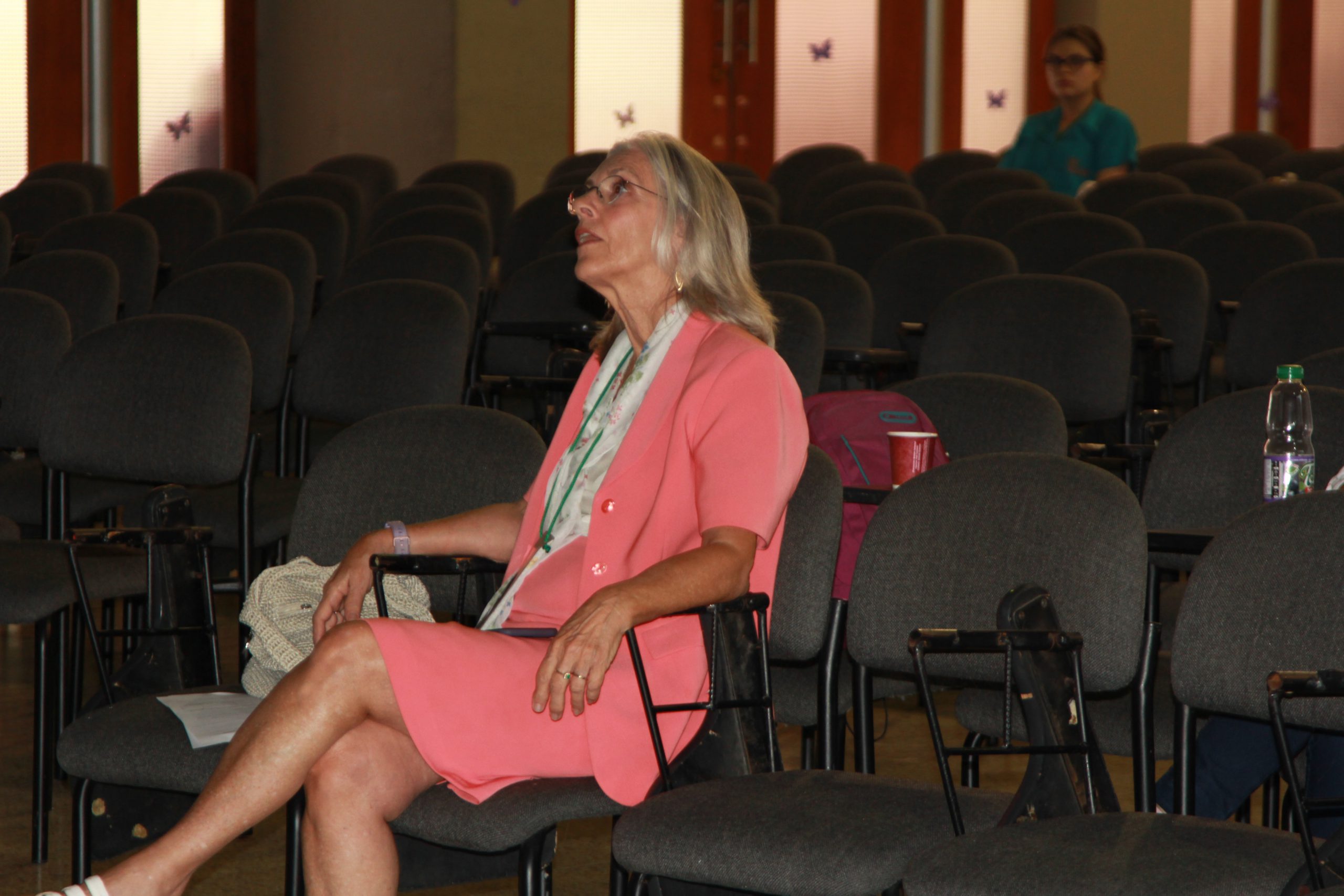 La enfermera Sandra J. Cadena visitó la UNAB