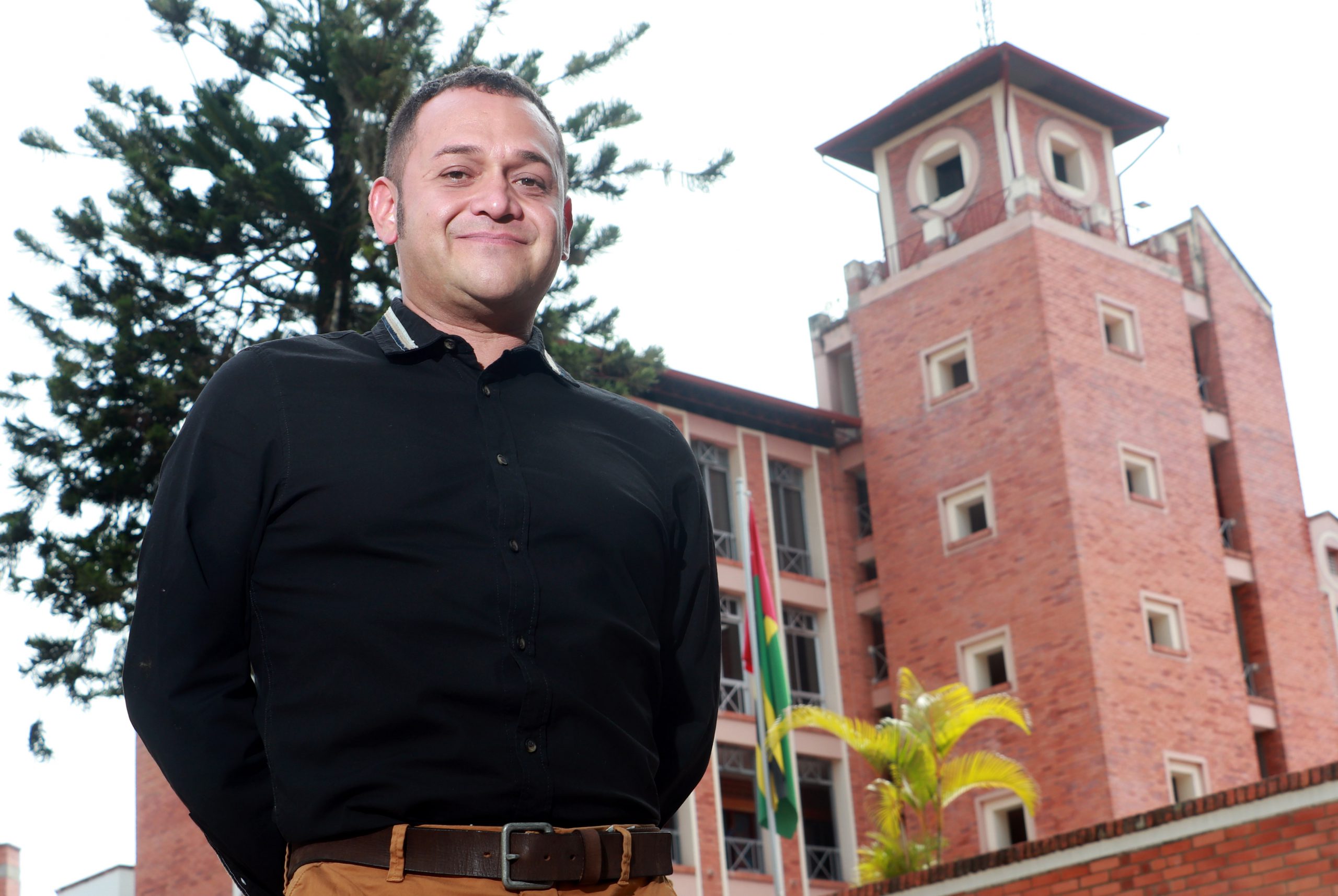 Profesor UNAB seleccionado en el programa «Pasaporte a la Ciencia – Colombia Científica»