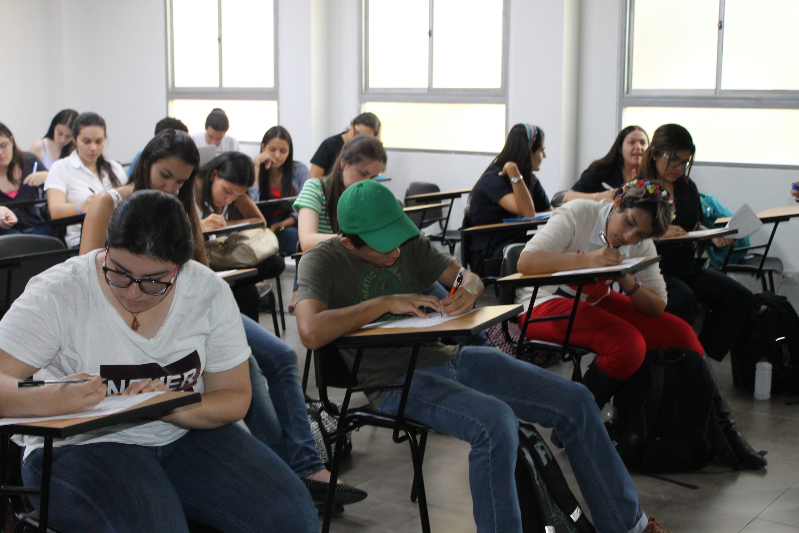 Renovación de becas y descuentos