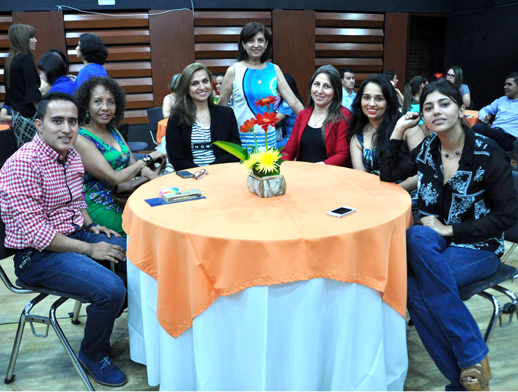 Estudiantes y graduados de pregrado profesional virtual asistieron al IX Encuentro Presencial