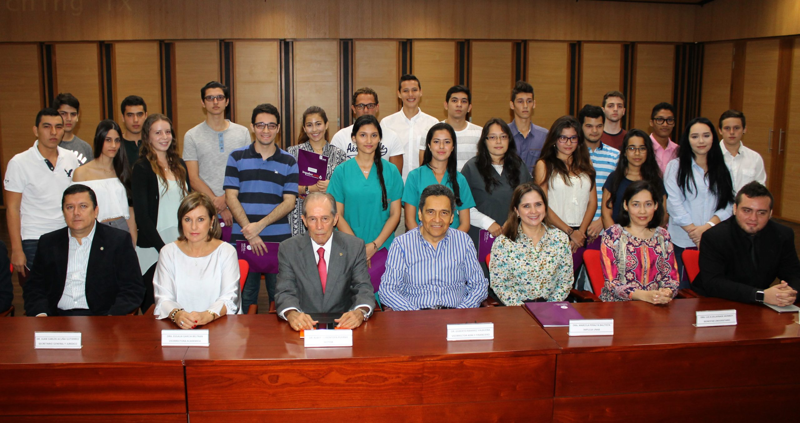 UNAB entrega becas a sus nuevos estudiantes