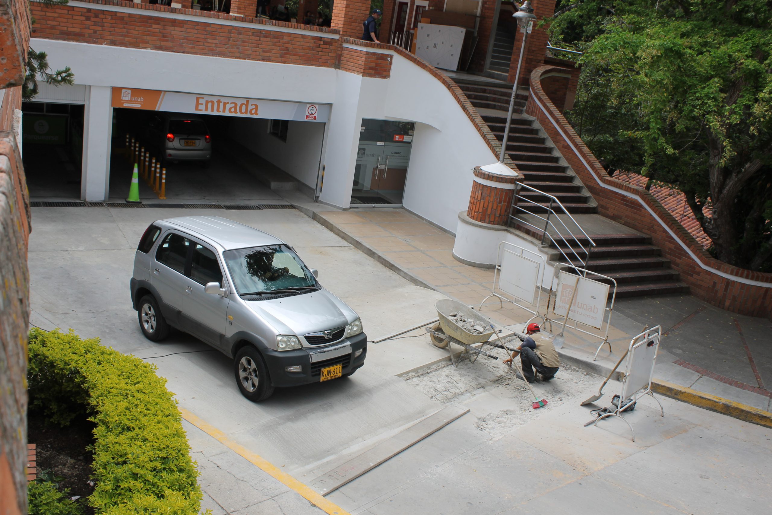 Modificaciones viales en el parqueadero