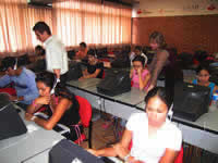 Departamento de Lenguas certificado para realizar prueba Toefl