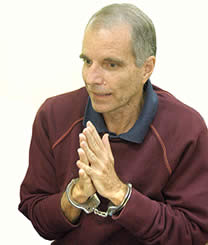 El banquero Landes contraataca