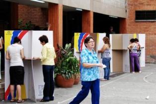 En las elecciones de 2010 la mujer santandereana se pelliscó?, con mayor afluencia en la jornada electoral