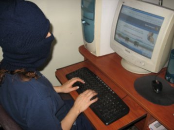 ?Cuidado! en la web no estamos solos