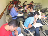 En Comunicación Social, una materia se dicta en inglés