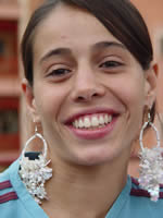 Silvia se bañó en oro bolivariano