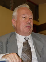 «Hay que negociar con cara de perro»