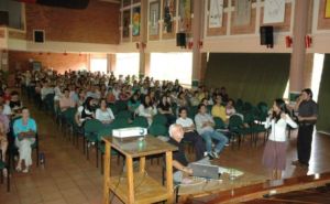 Extranjeros necesitan el español