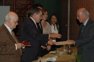 Homenaje a la excelencia docente