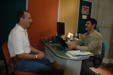 La «U» se acerca a los padres