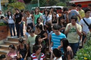 Más de 800 estudiantes inician su vida en la U