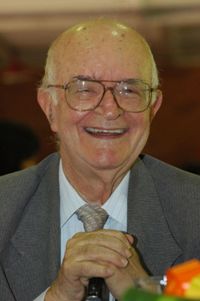 «Es en sus obras donde el hombre vive»