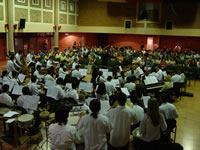 Vuelve la música de la