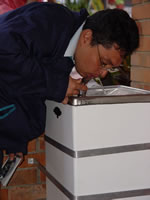 Dispensadores de agua en la U