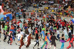 Alegría y color en juegos del Caldas