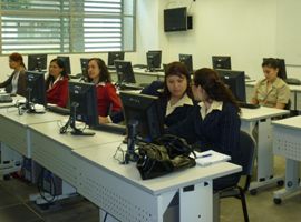 Unired capacitará a los auxiliares de bibliotecas