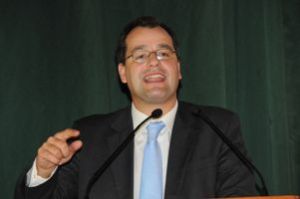 Educación: factor clave en solución de crisis ambiental