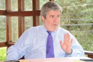 «Cada país responde por su democracia»