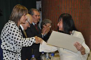 Profesional en Literatura graduada con honores