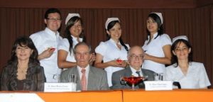 Cuatro enfermeros salen a práctica