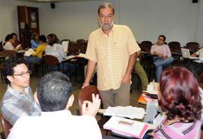 Hablemos con poesía, pero con claridad