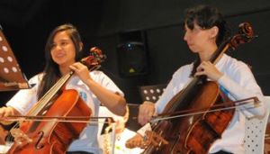 Grandes y pequeños unidos por la música