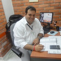 Graduado del programa de Ingeniería Financiera publica libro