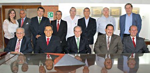 Primera promoción de administradores de empresas de la UNAB celebró sus 40 años