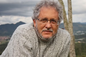 LLeno Héctor Abad Faciolince será el invitado para el lanzamiento de Ulibro 2015