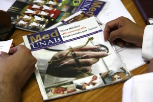 Revista MedUNAB asciende de categoría en Colciencias