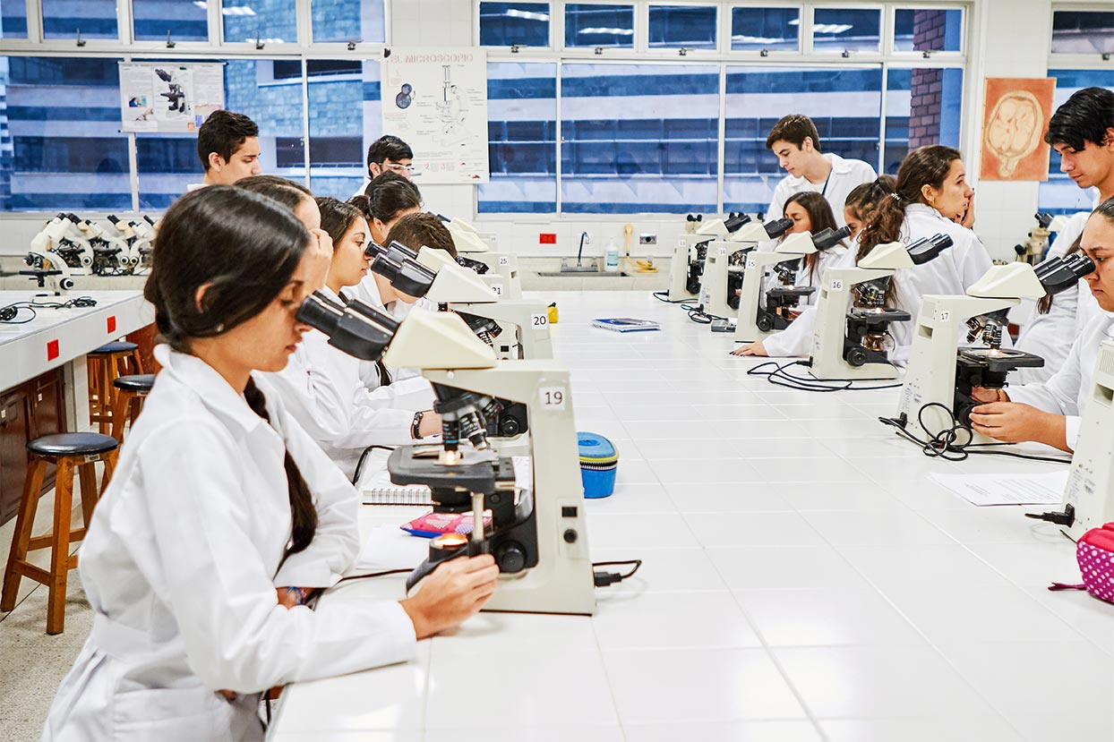 Microbióloga para el centro de investigación en Economía Circular (Ɛ-BiO)