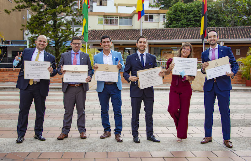 UNAB cierra actividades académicas del año con ceremonias de graduación