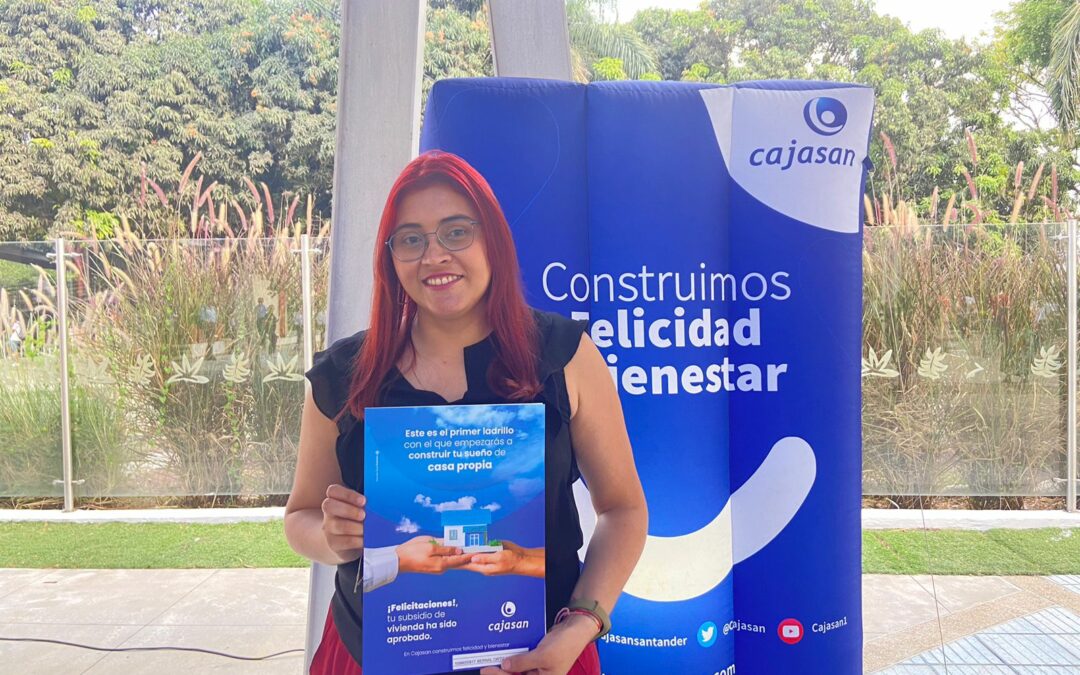 Profe UNAB recibió subsidio de vivienda en Cajasan