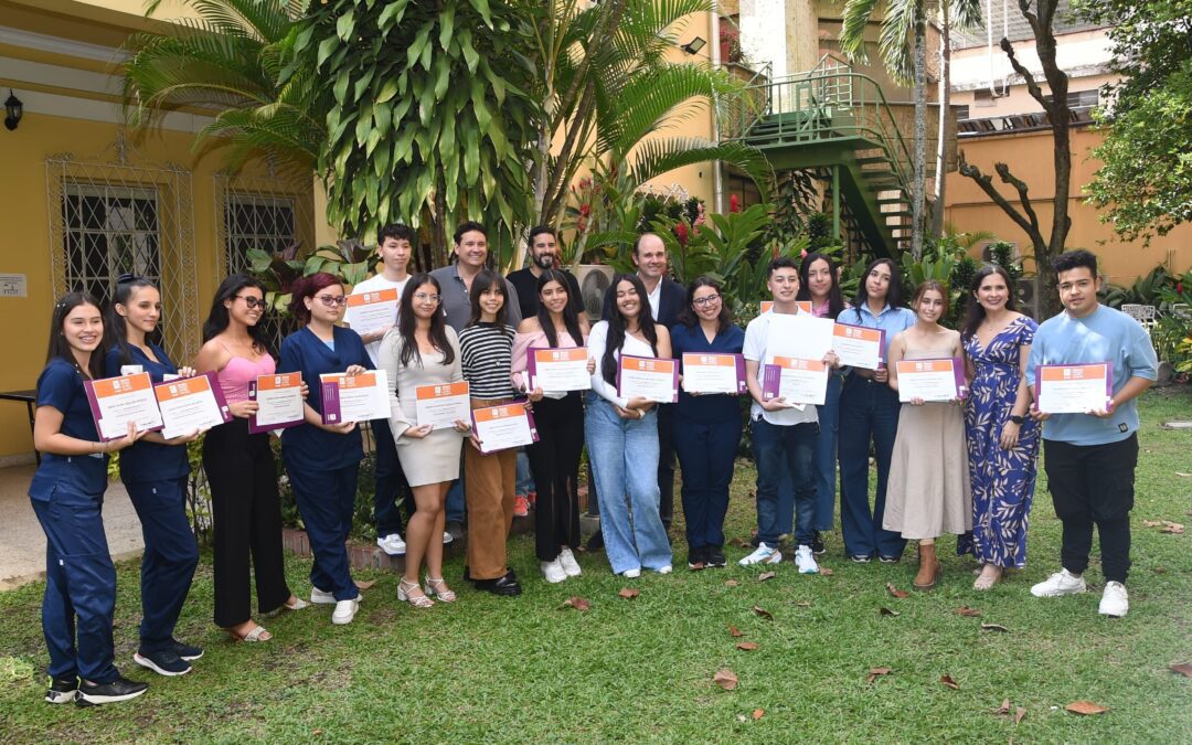 Se otorgó la beca Rafael Ardila Duarte a quince jóvenes santandereanos para estudiar en la UNAB