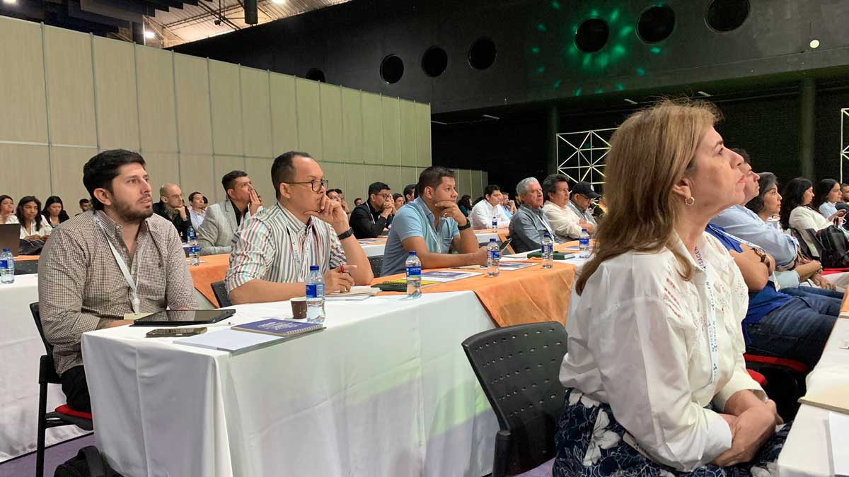 Seminario Internacional de Energías Renovables en Bucaramanga: una mirada a la transición