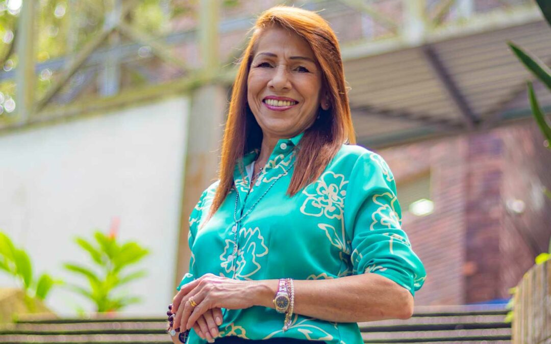 Lilia Aideé Velasco Abril: 42 años siendo parte de la familia UNAB