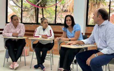 Profesores participaron de un Café con Juan Camilo