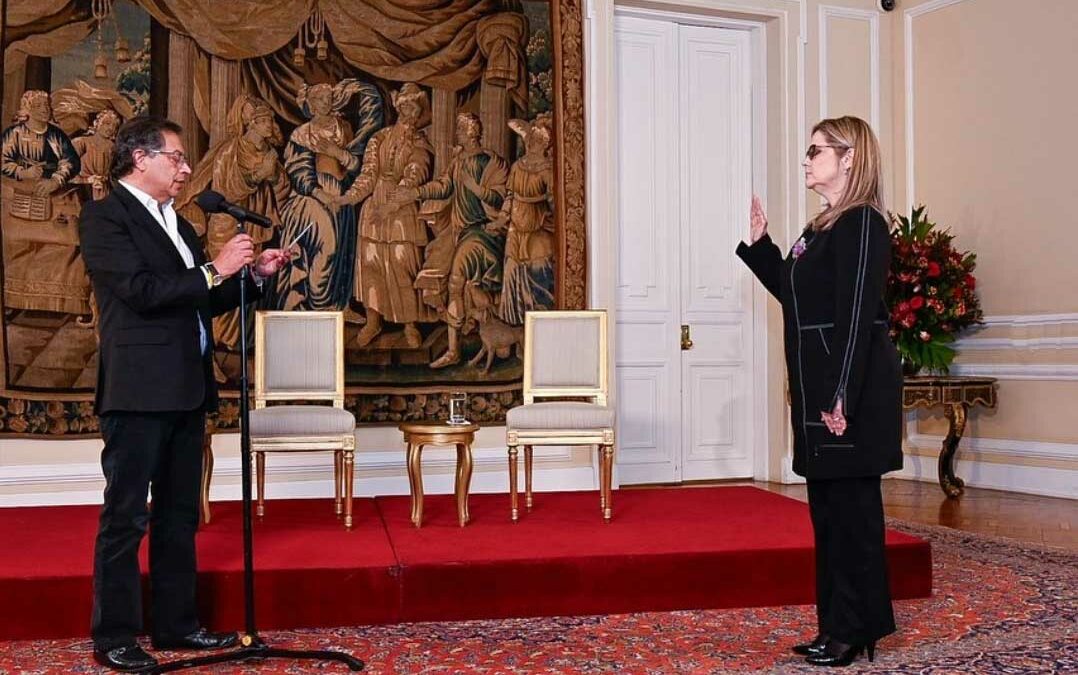 Graduada UNAB se posesionó como nueva magistrada del Consejo de Estado