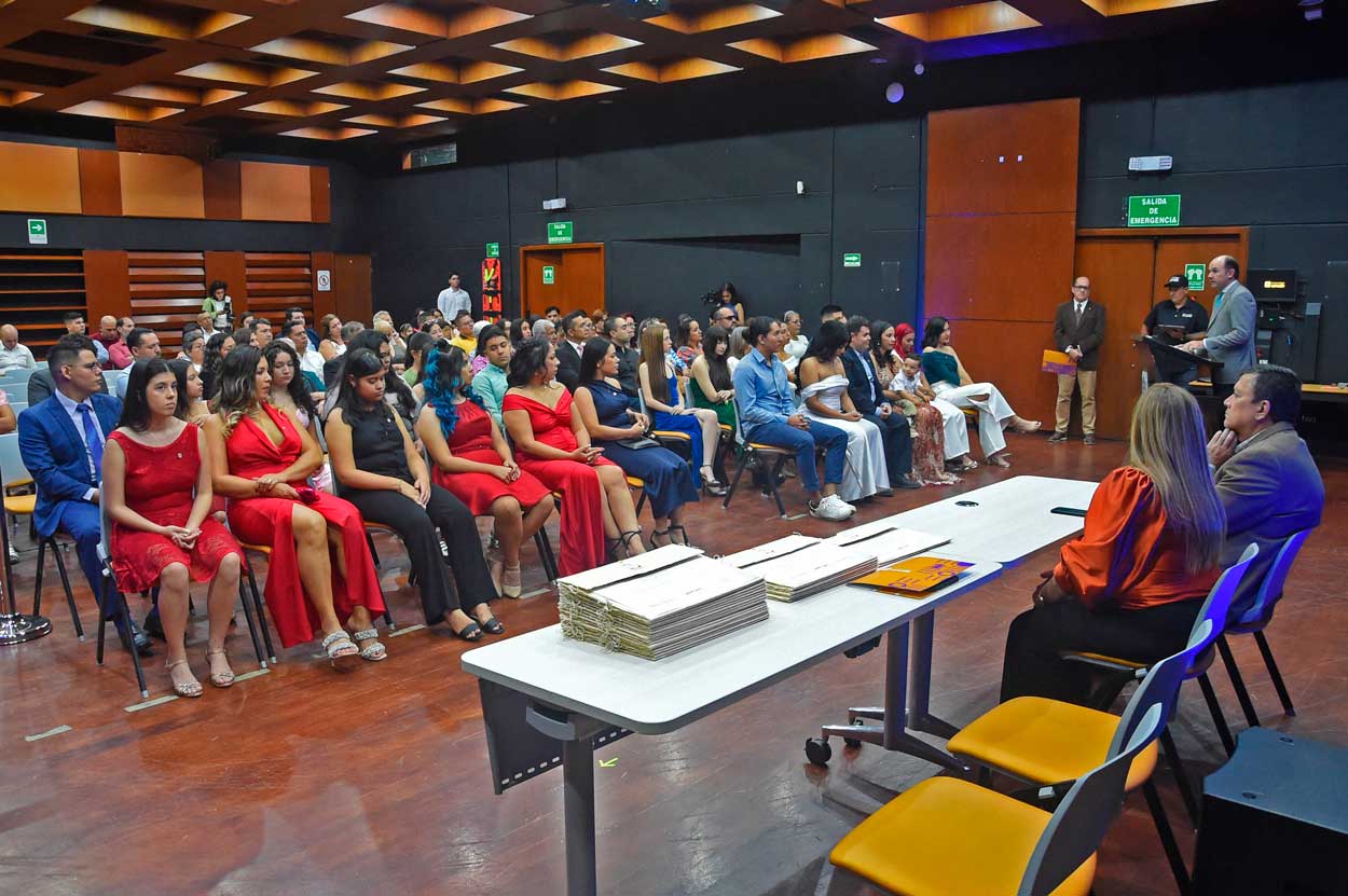 Universidad UNAB certificó a los primeros técnicos laborales de su historia