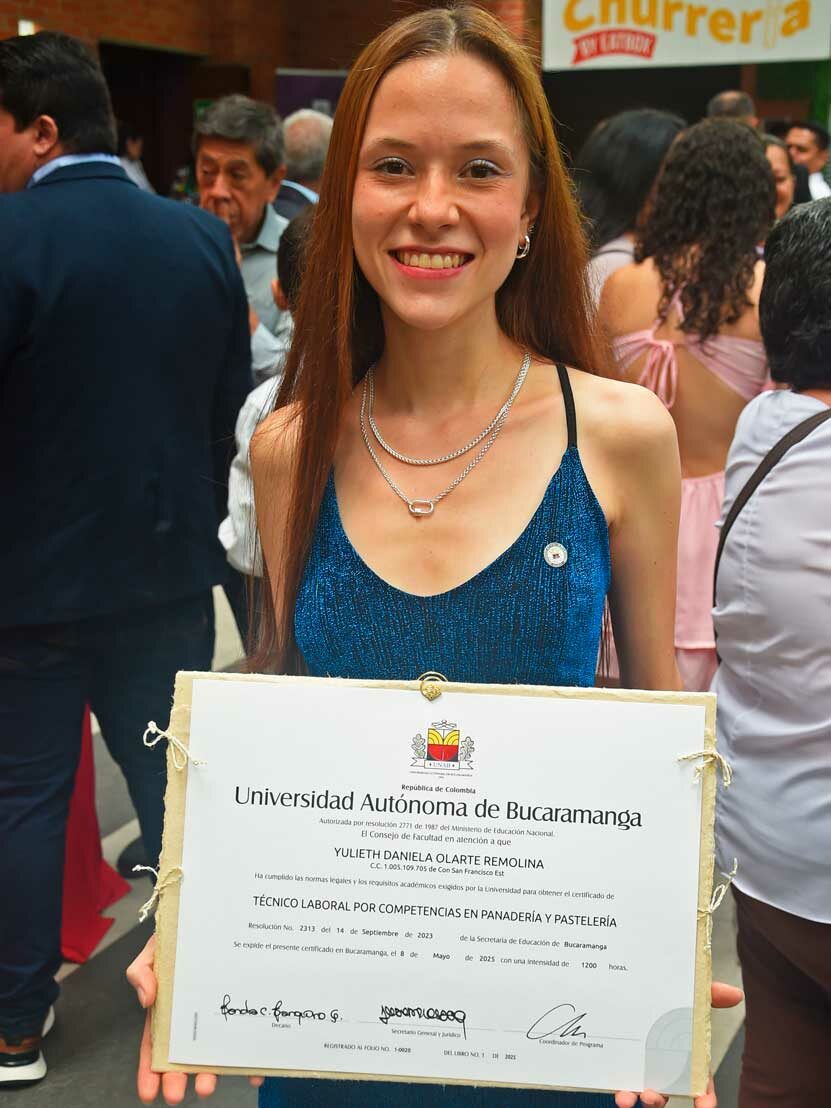 Universidad UNAB certificó a los primeros técnicos laborales de su historia